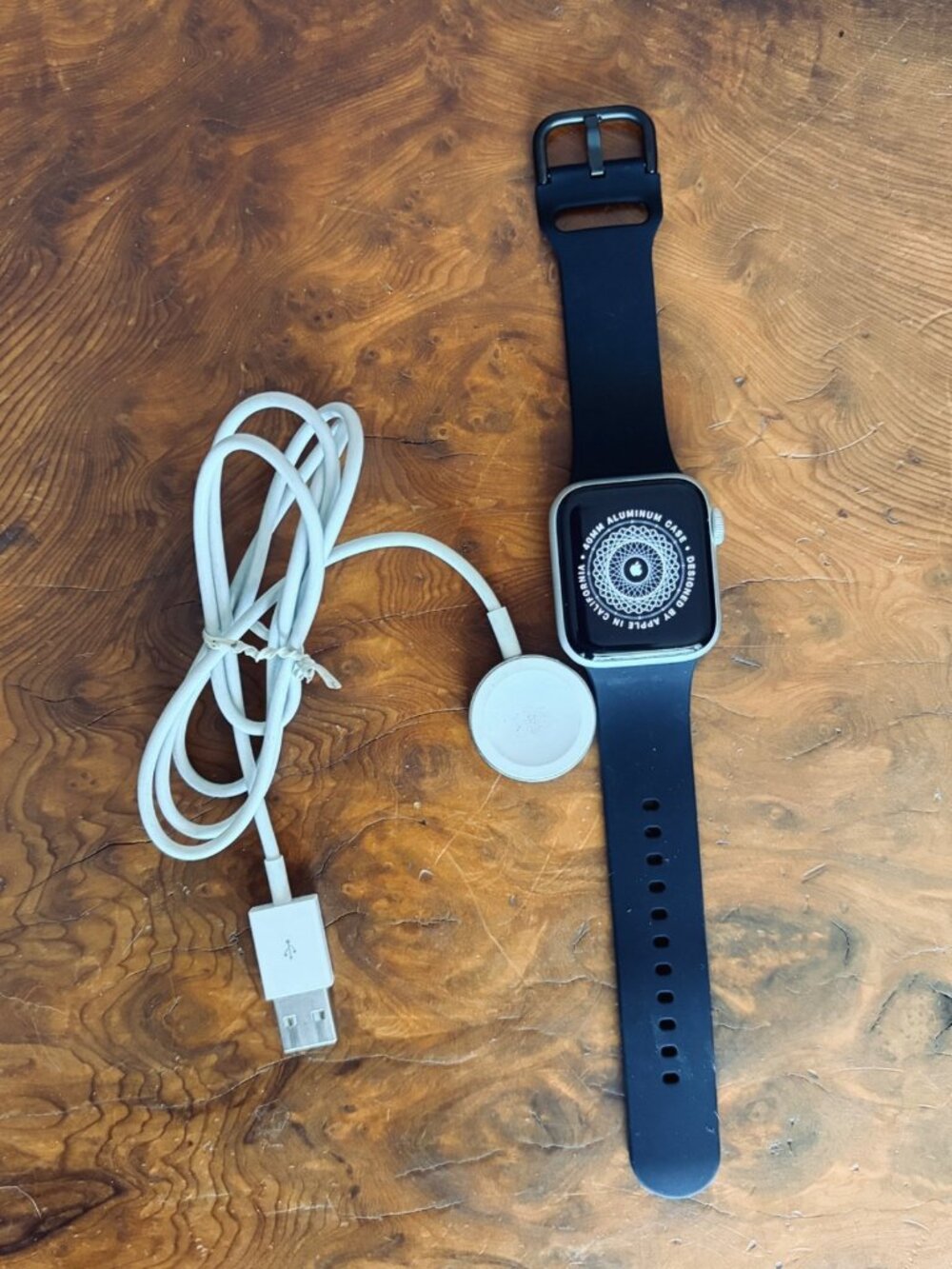 Apple Watch Series 6 40mm (GPS) Aluminum Silver with new black silicone band